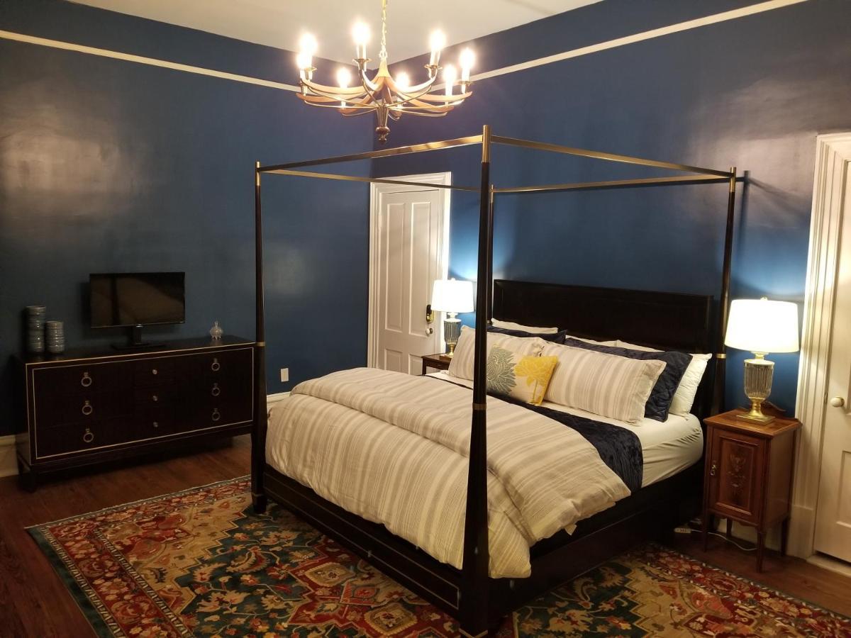 Thomas Weihs Haus Bed & Breakfast Savannah Exterior photo