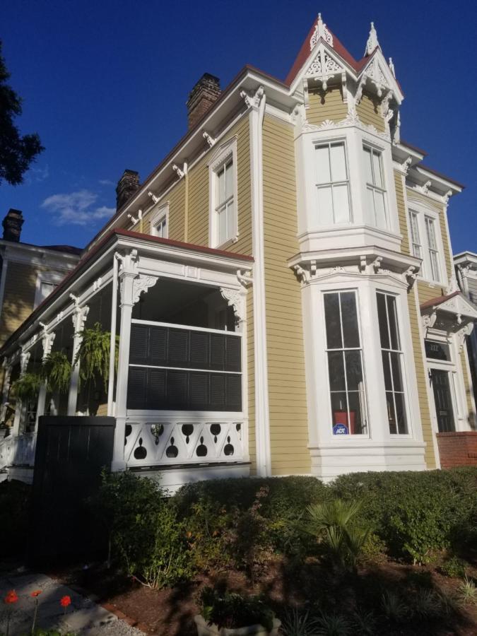 Thomas Weihs Haus Bed & Breakfast Savannah Exterior photo