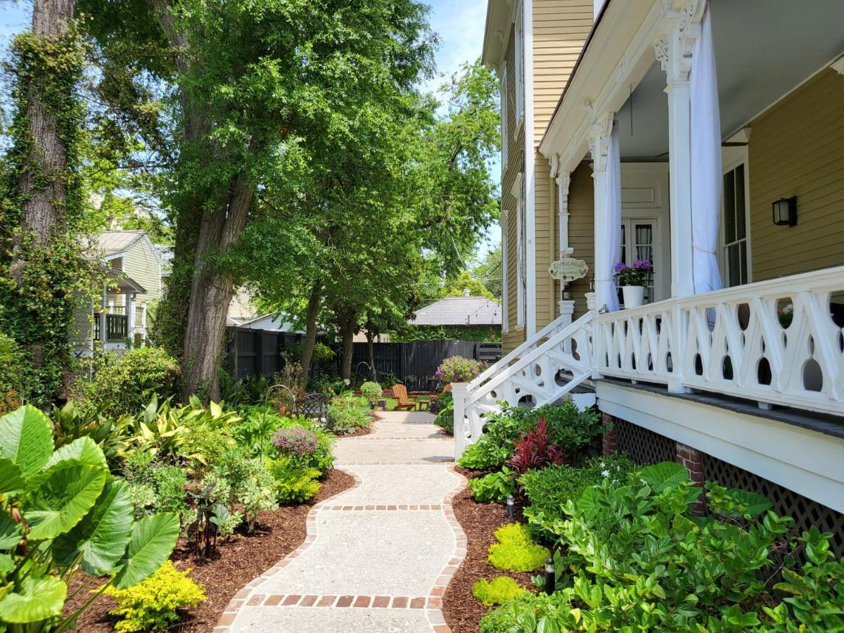 Thomas Weihs Haus Bed & Breakfast Savannah Exterior photo